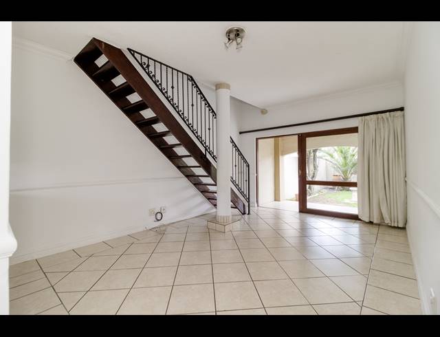 2 BEDROOM DUPLEX TO LET IN LONEHILL